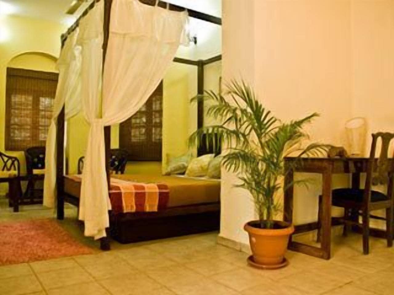 Banyan Tree Courtyard Hotel Калангуте Екстериор снимка